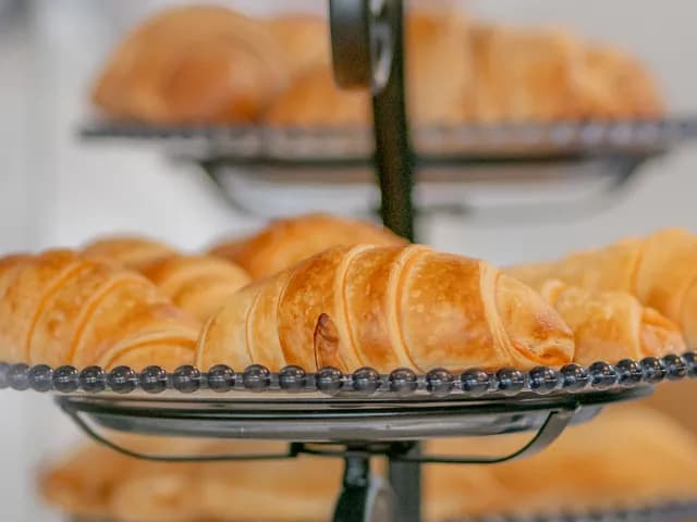 Croissants recién horneados